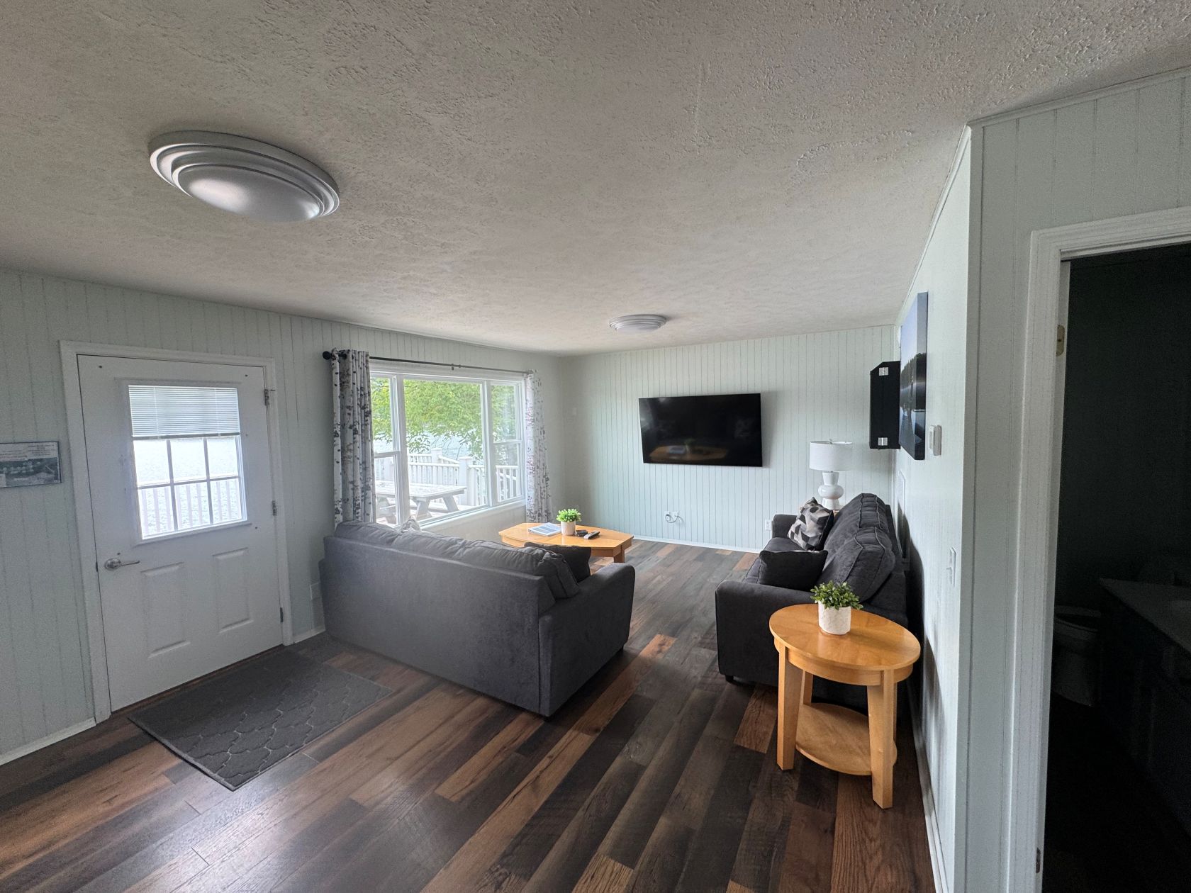 Cabin 4 Living Room