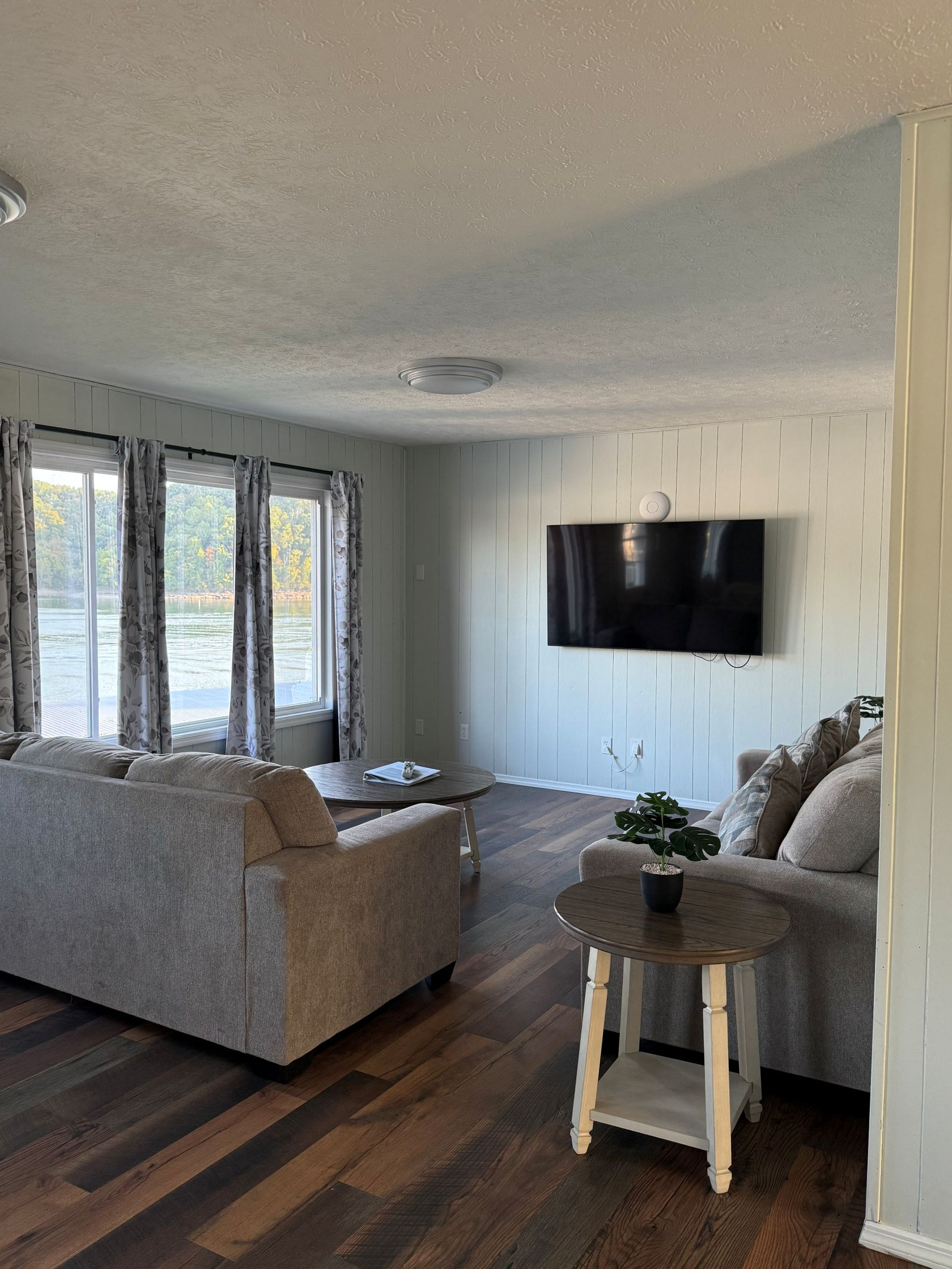 Cabin 1 Living Room