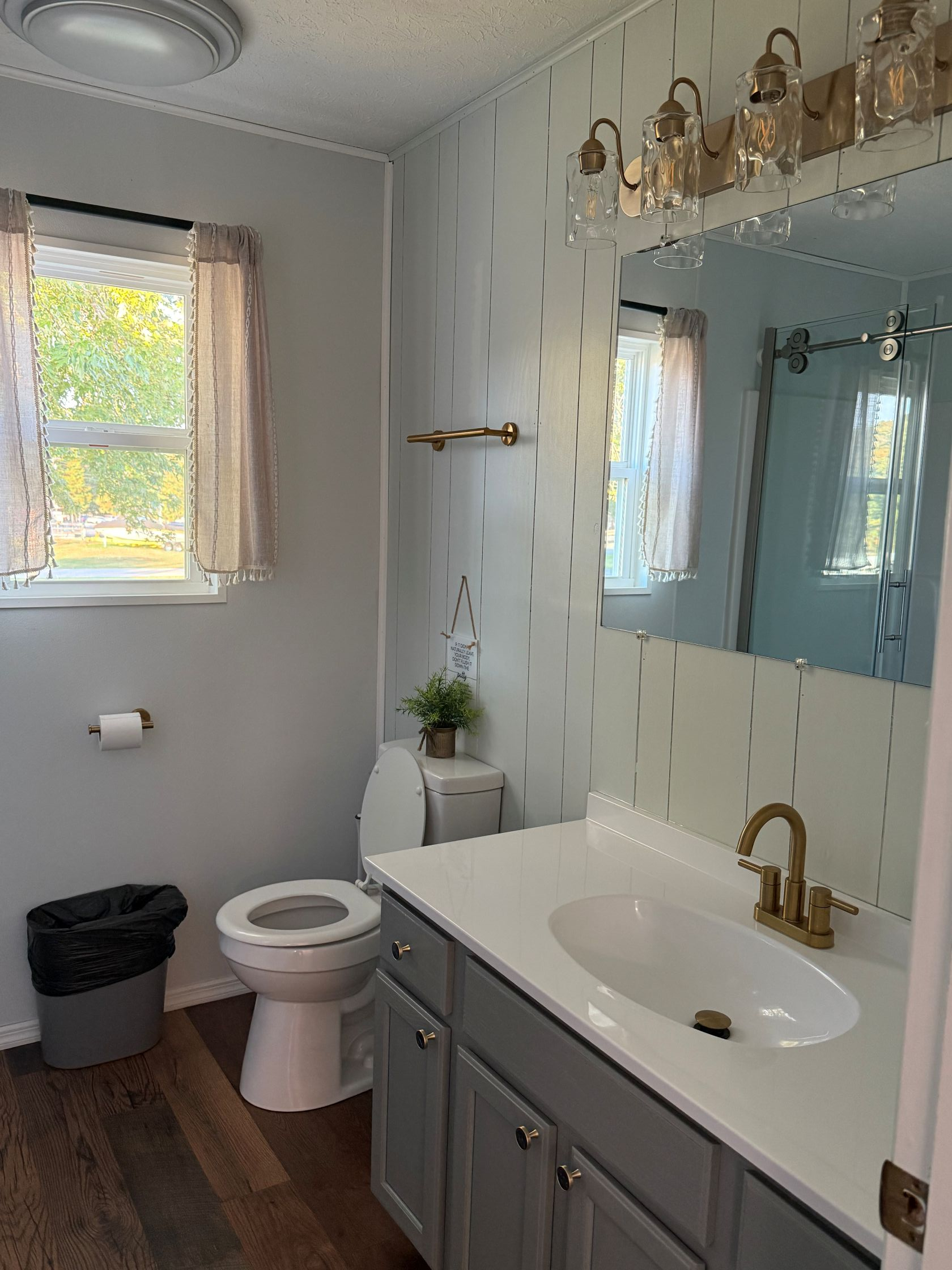 Cabin 1 Full Bath