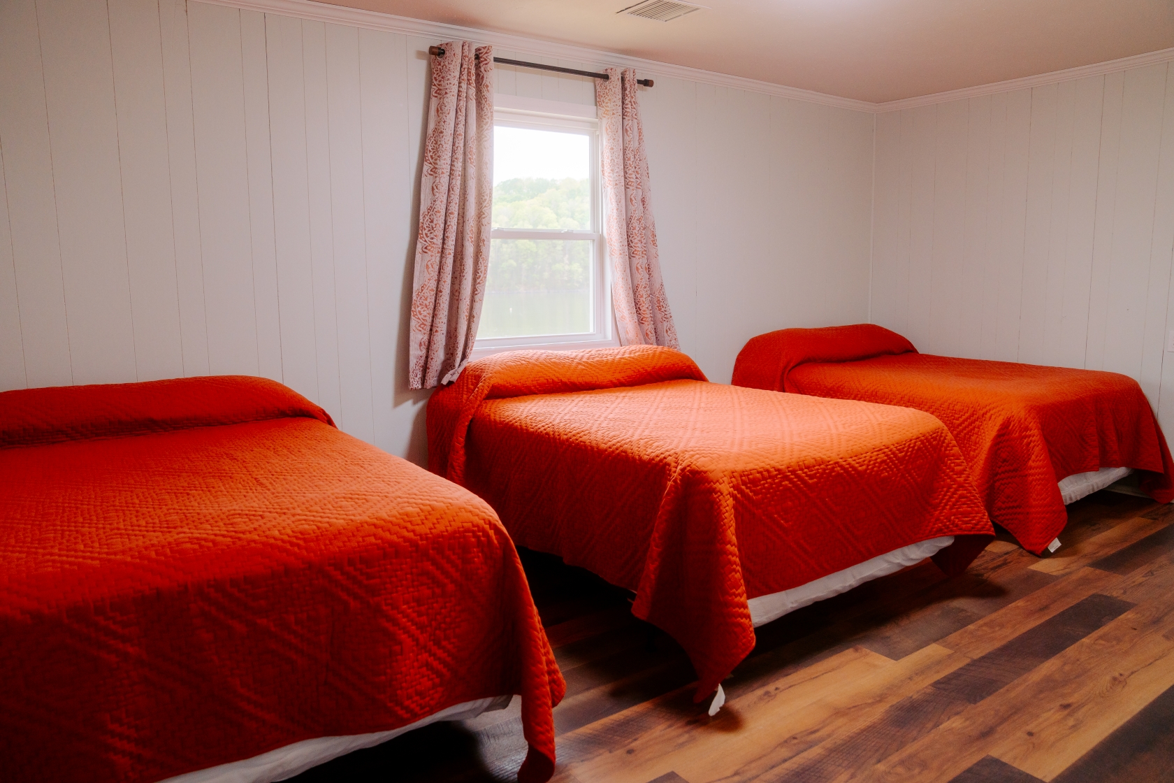 2025_WGR_Cabin_3B_Bedroom
